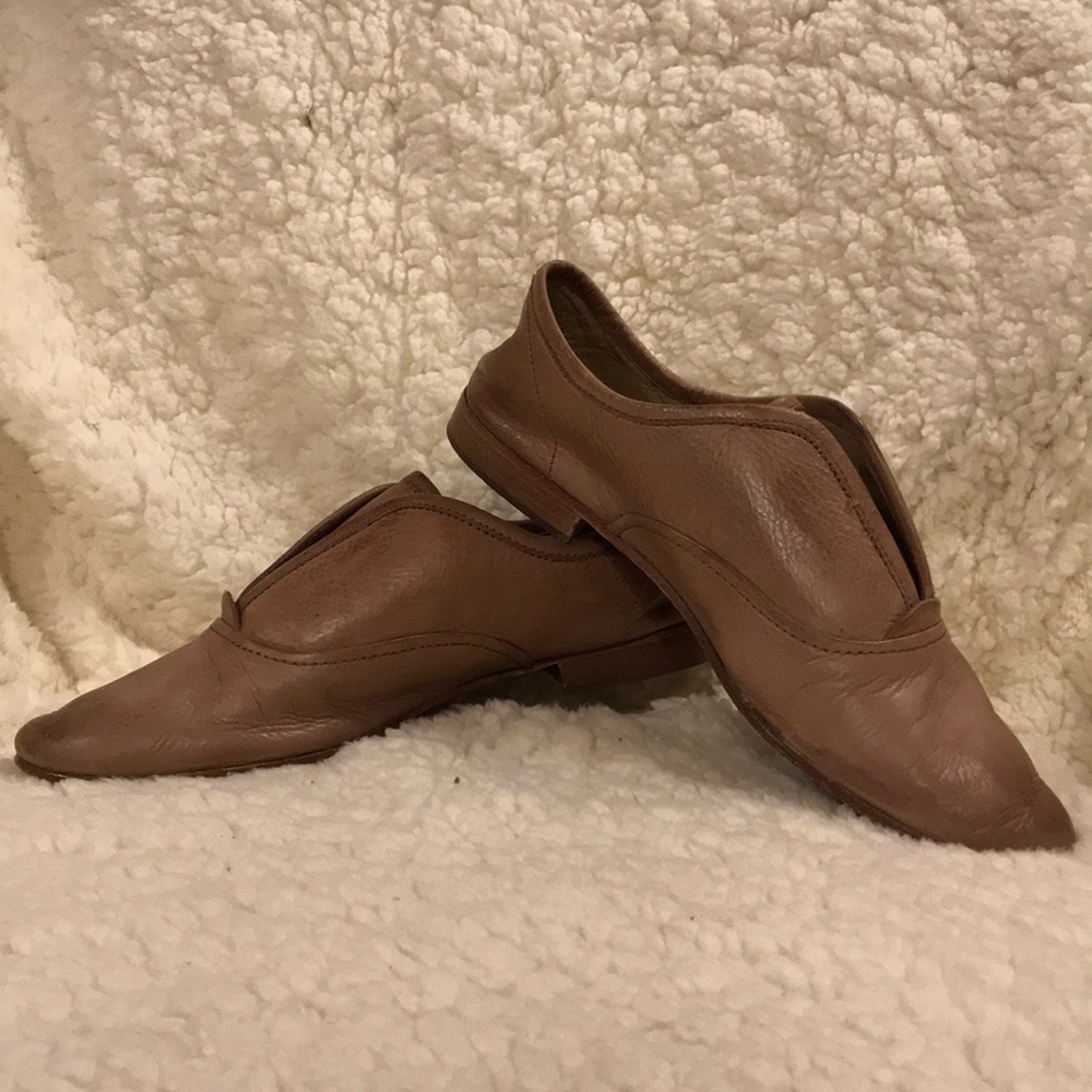 Dusky pink leather loafers